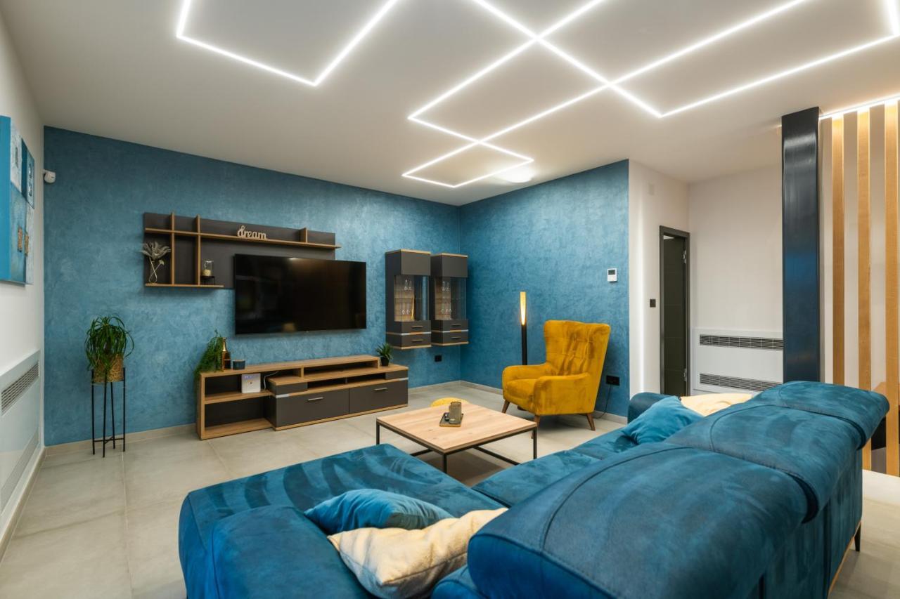 Villa Memory Raša Екстериор снимка
